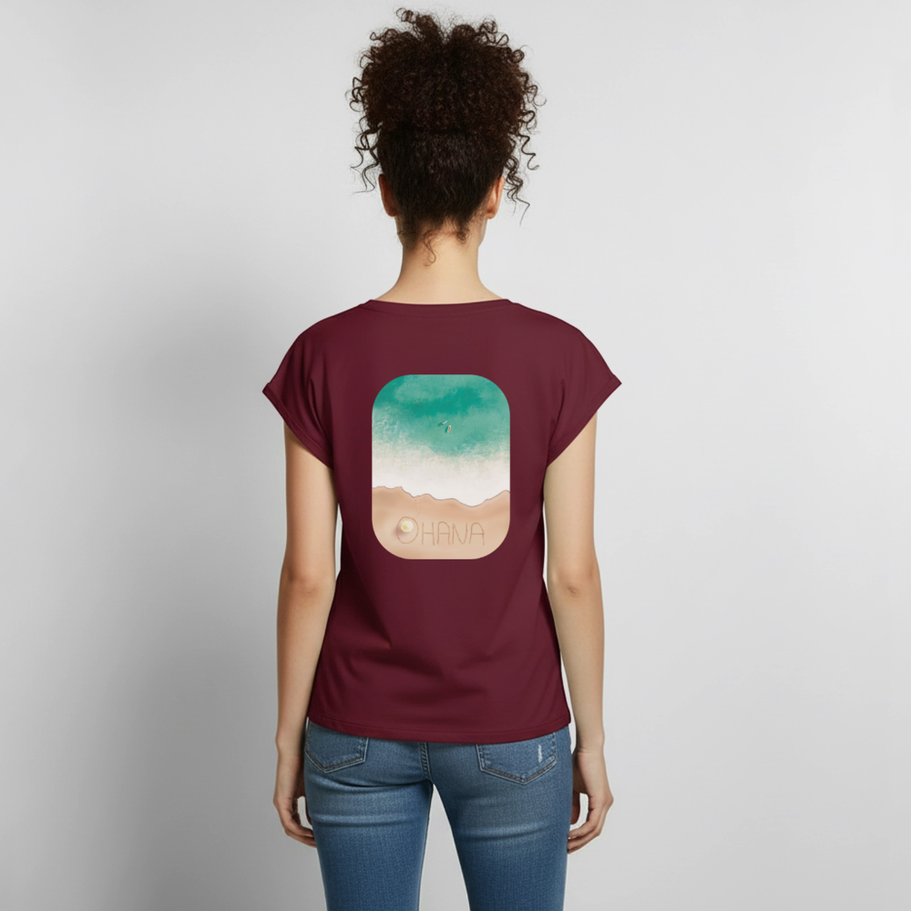Ohana Surf Art Shirt, Coastal Fine Art Apparel, Hawaiian Surf Art, Ocean Art, Gift for Surfer, Frauen T-Shirt mit gerollten Ärmeln - burgundy